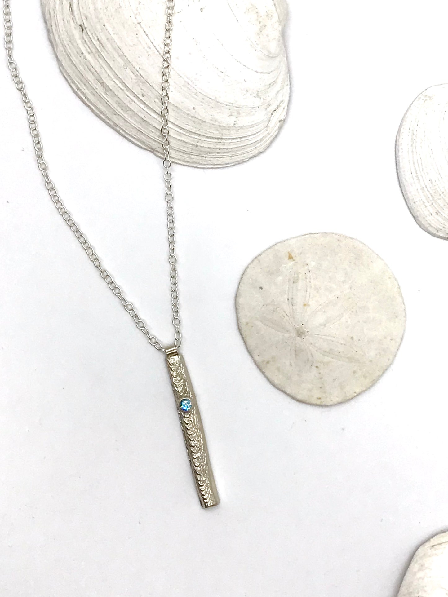 Levee Pendant