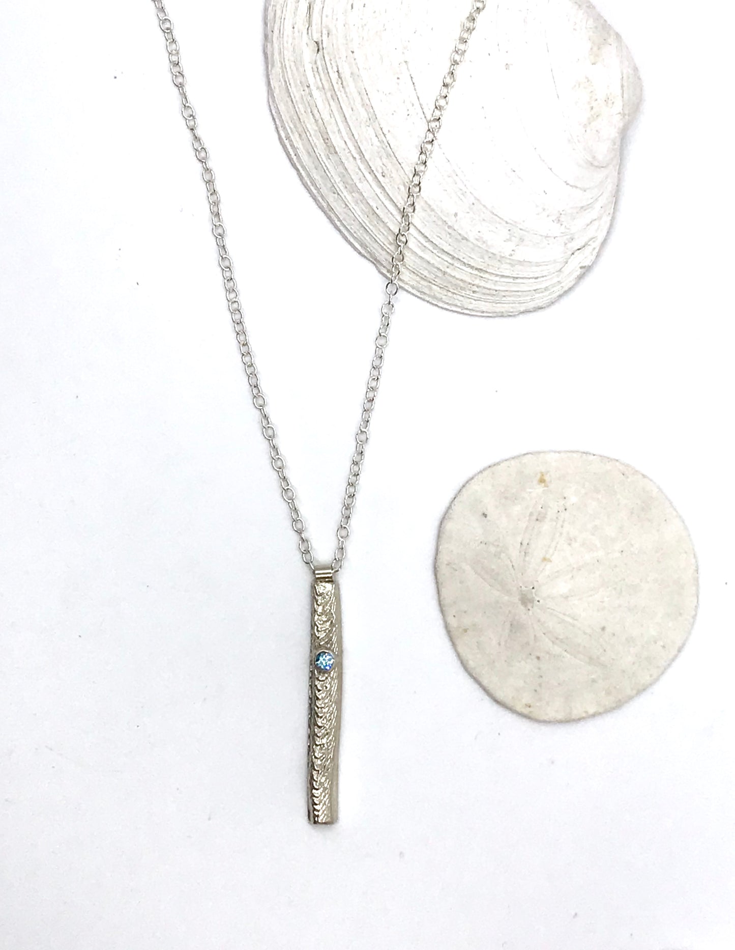 Levee Pendant